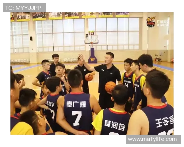 广州篮球队的拼搏之路与邀请赛的荣耀时刻回顾